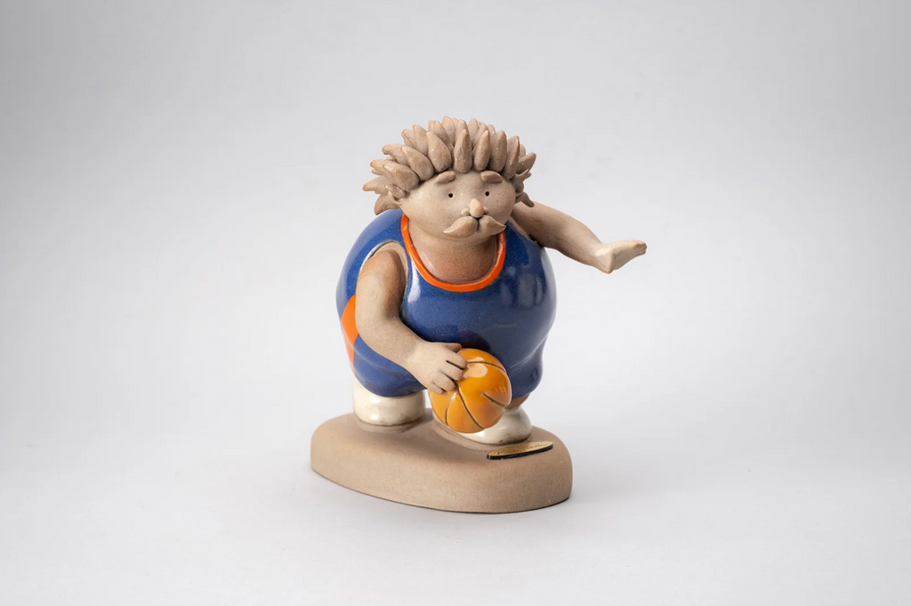 "Handcrafted ceramic baseball player figurine wearing a jersey by Rodo Padilla, Mexican folk art collectible from Tlaquepaque" 21 x 14 x 12 cm (approx. 8.27 x 5.51 x 4.72 inches)