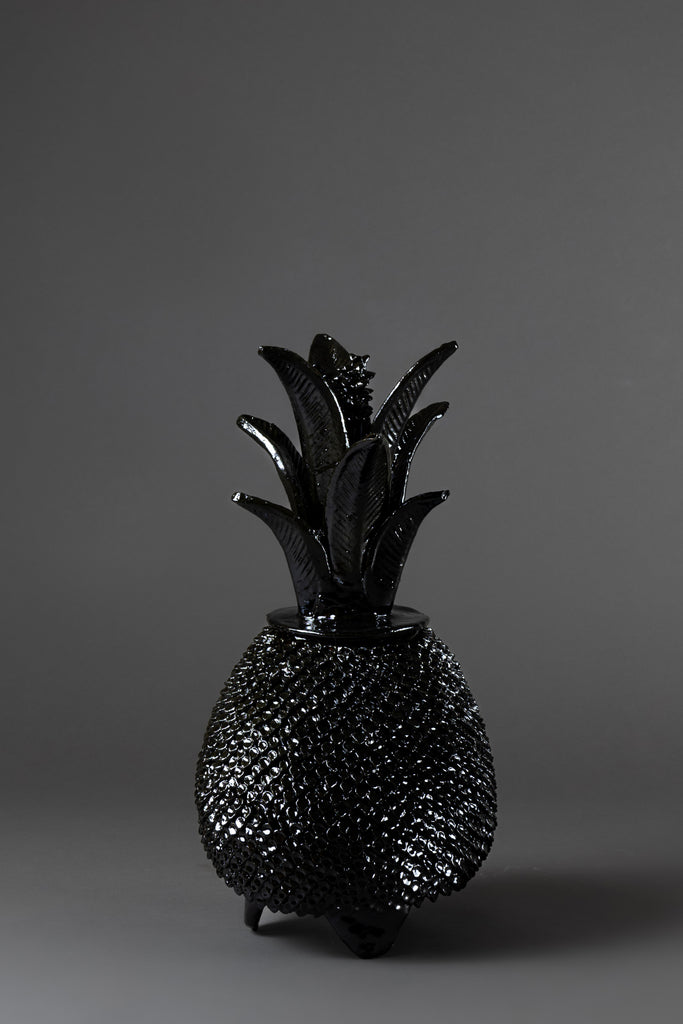 Black Enameled Piña Medium